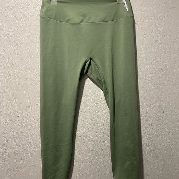 Gymshark womes leggings Sz Medium olive green - Picture 3 of 6